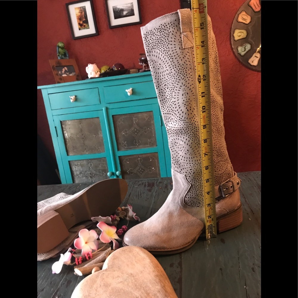 ModCloth Taupe Leather boots